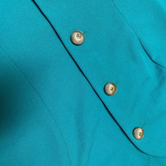 Vintage 1980s Emerald green ladies suit - Picture 3 of 14